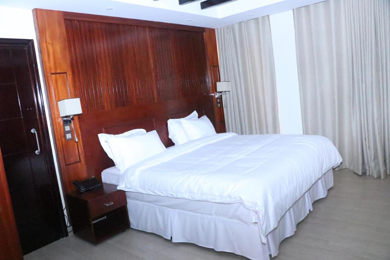 Sainte Famille Hotel Kigali Exterior photo